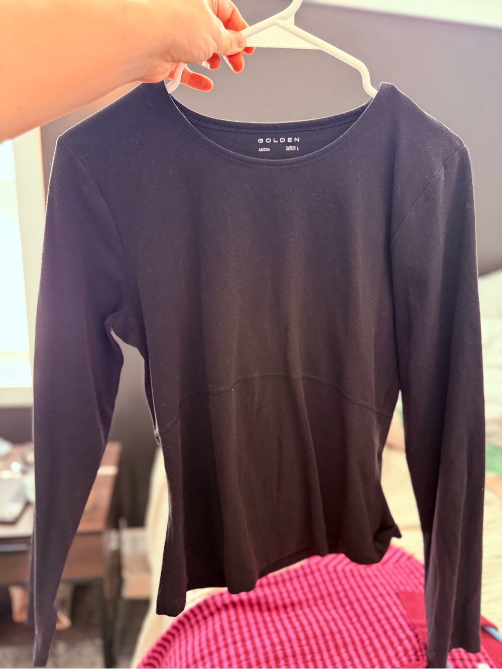 ARITZIA GOLDEN - LONG SLEEVE - LARGE